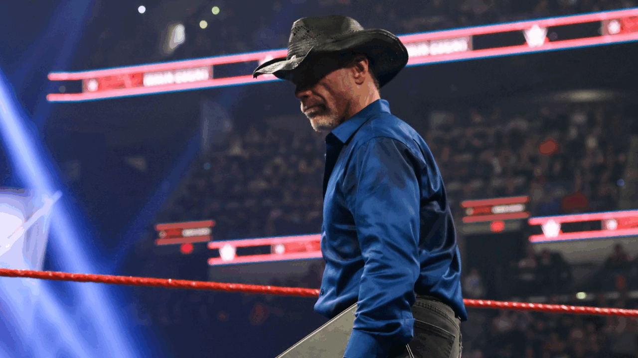 WATCH: Shawn Michaels Attacks Kevin Owens During Contract Signing at WWE SNME