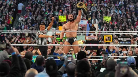 Drew McIntyre Reveals Unscripted Moment with Wife at WrestleMania 40