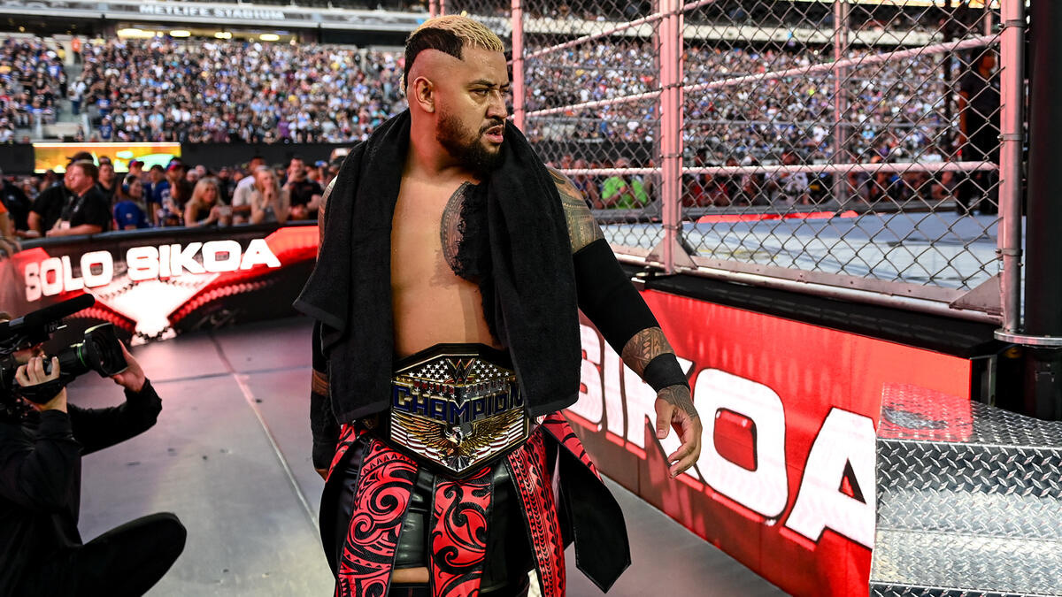 Solo Sikoa Breaks Character at WWE Live Event
