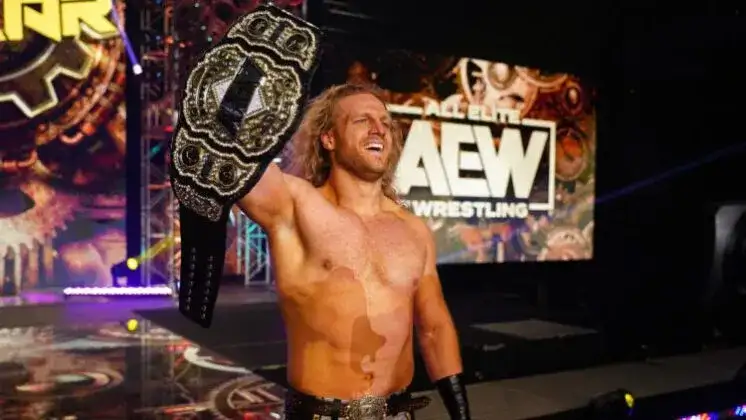 Adam Page dice que AEW no está preocupada por la guerra de la WWE