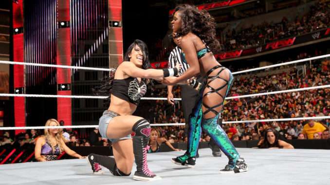Naomi expresa frustración por el posible regreso de AJ Lee a la WWE