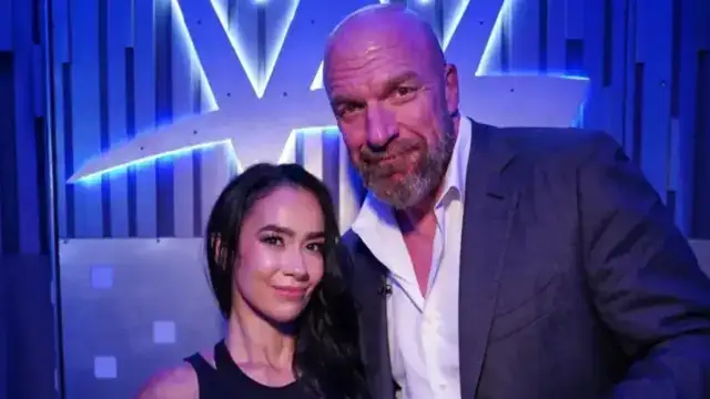 AJ Lee firma un nuevo contrato con la WWE