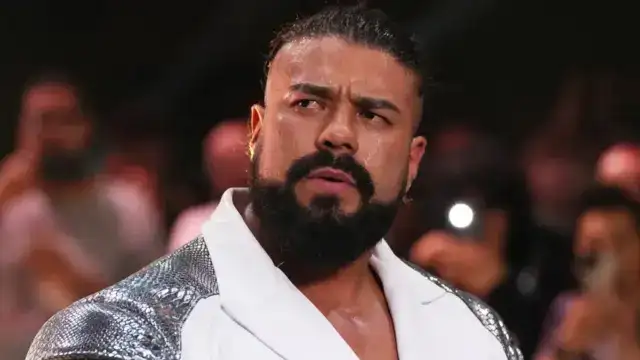 Andrade fue expulsado del programa de la WWE