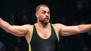 Se insinuó el regreso de Eddie Kingston durante AEW Collision