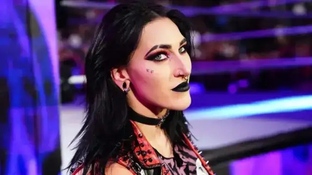 Rhea Ripley duramente criticada por incidente con fans de la WWE en Francia