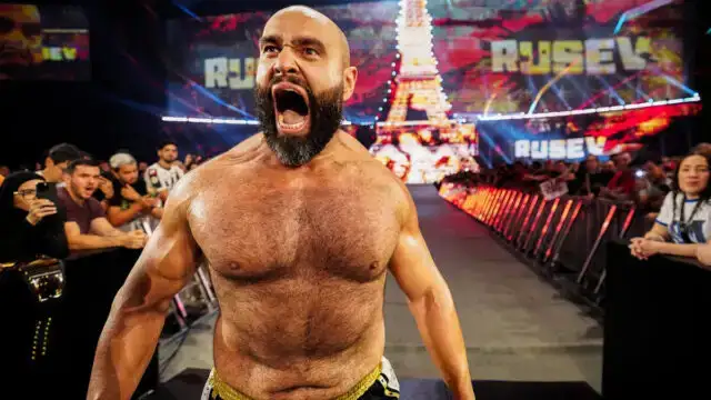 Rusev derrotado por la estrella de WWE NXT en un evento en vivo