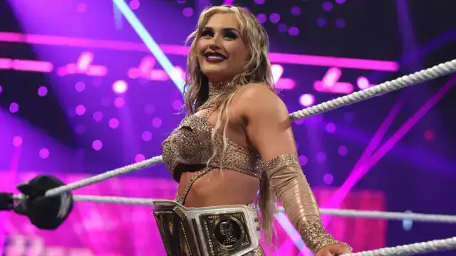 WWE determina el futuro de Tiffany Stratton en SmackDown