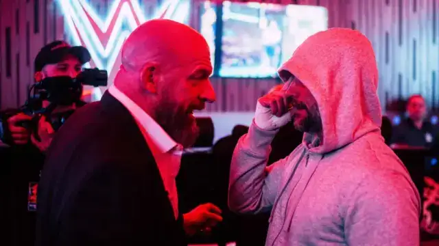 Triple H hace una revelación sin precedentes sobre CM Punk