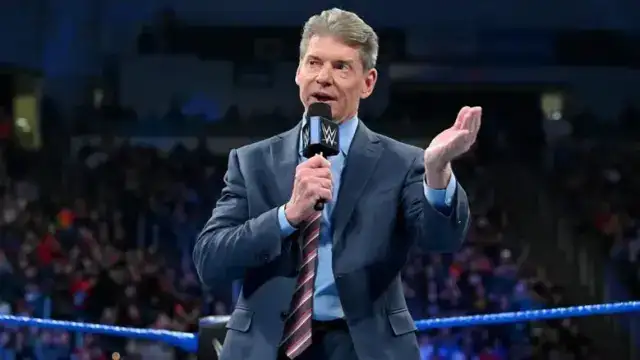Vince McMahon se vistió de gala en su fiesta de cumpleaños número 80